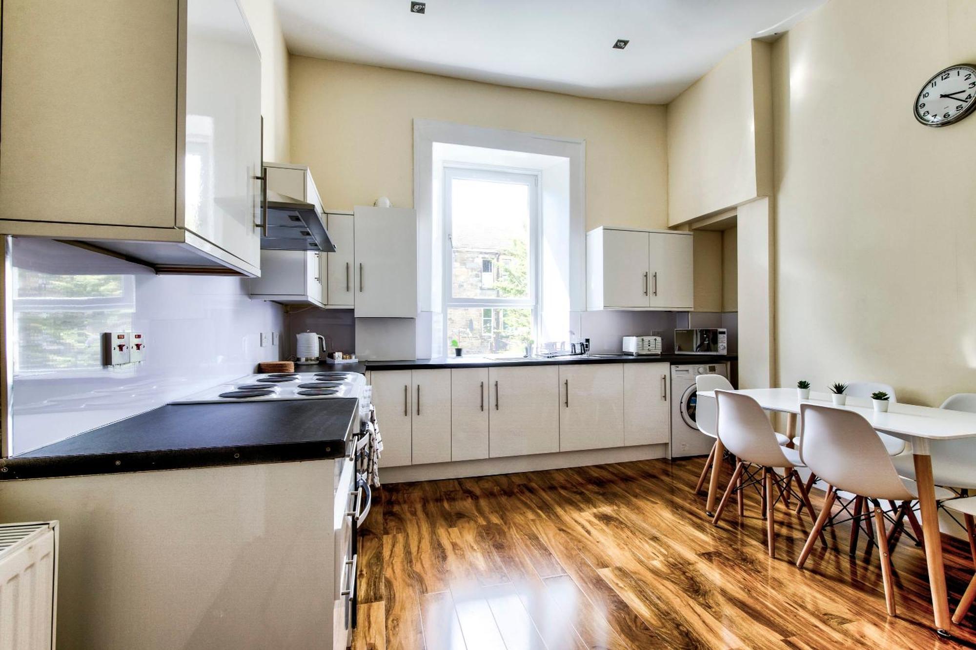 Stunning 5 Bedroom Apt, Close To City Centre, Sec, Hydro And Motorway Glasgow Extérieur photo