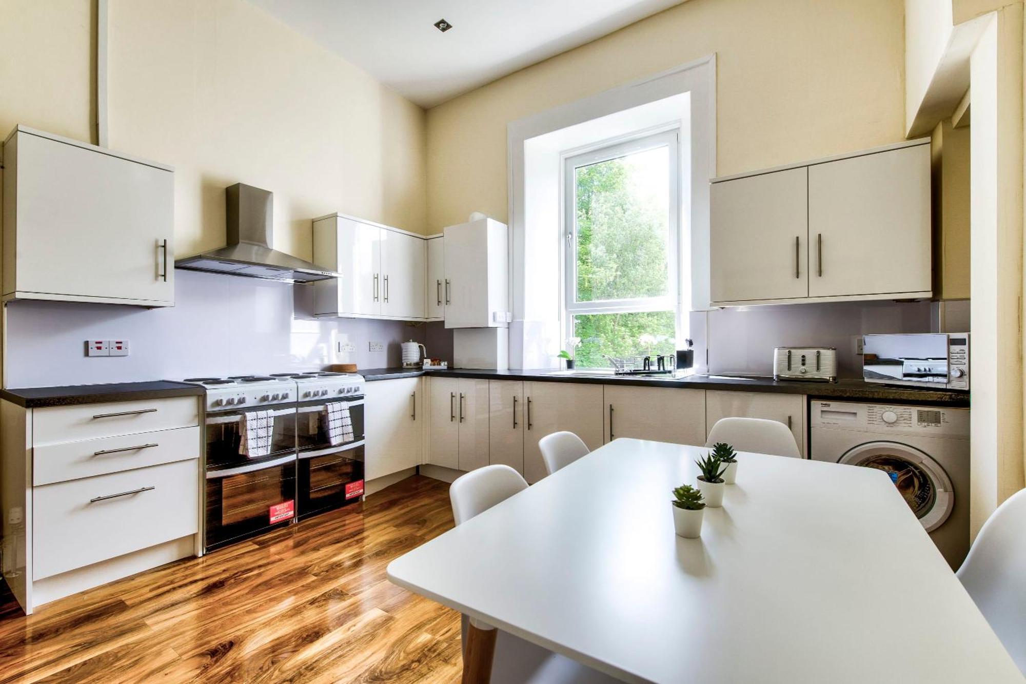 Stunning 5 Bedroom Apt, Close To City Centre, Sec, Hydro And Motorway Glasgow Extérieur photo