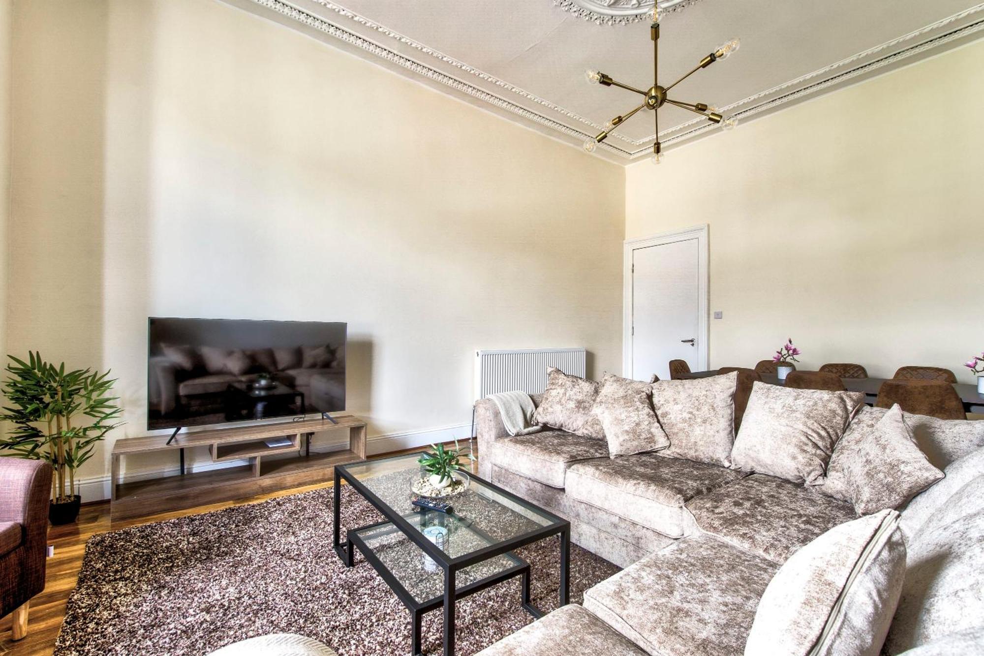 Stunning 5 Bedroom Apt, Close To City Centre, Sec, Hydro And Motorway Glasgow Extérieur photo