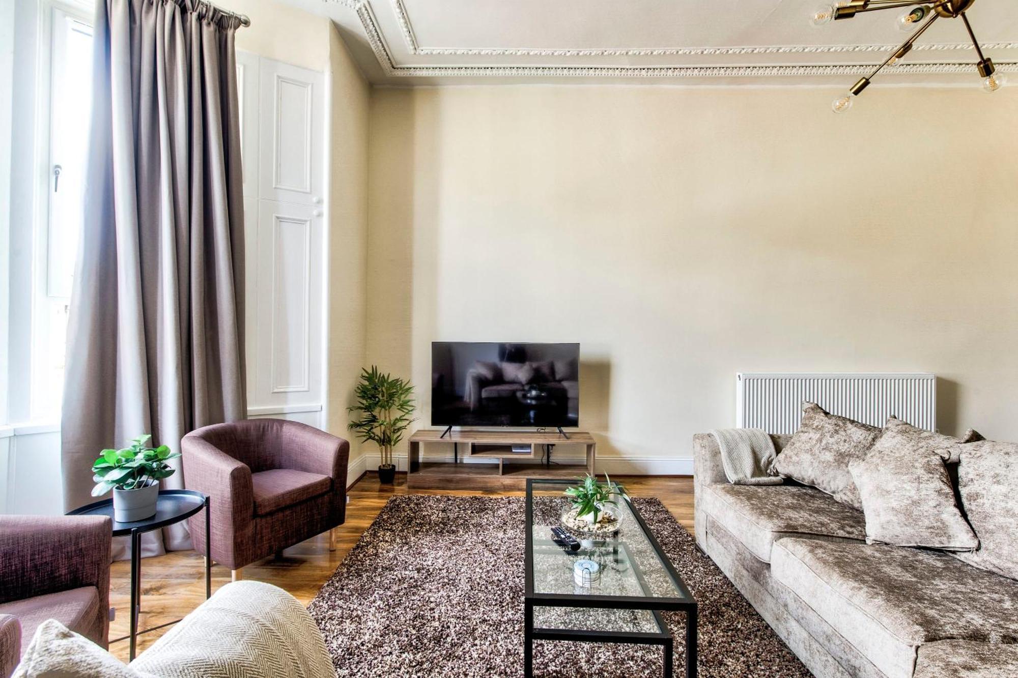 Stunning 5 Bedroom Apt, Close To City Centre, Sec, Hydro And Motorway Glasgow Extérieur photo